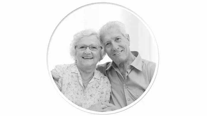 Circle 6" Memorial Portrait — Black & White